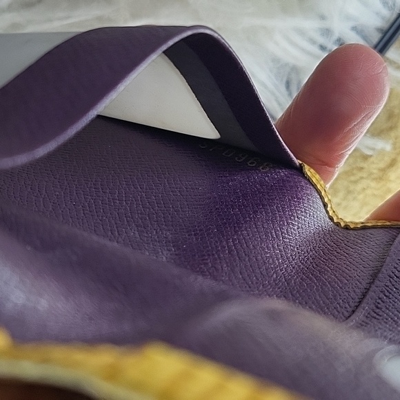 Louis Vuitton yellow epi card holder - Picture 12 of 12